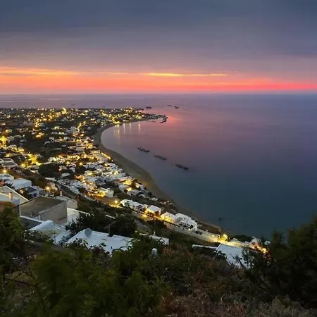 Skyros Seafront Experience-A Step Away To The Sea Πανδοχείο