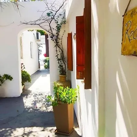 Skyros Seafront Experience-A Step Away To The Sea Πανδοχείο Σκύρος